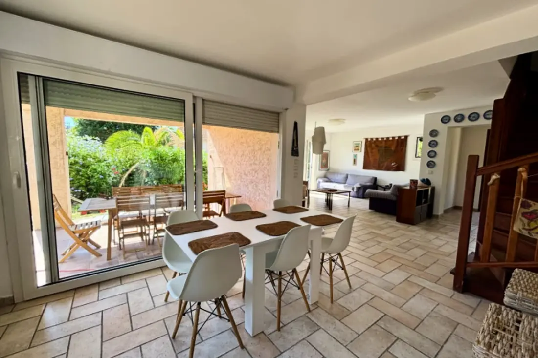Charmante Maison Avec Balcon Et Jardin