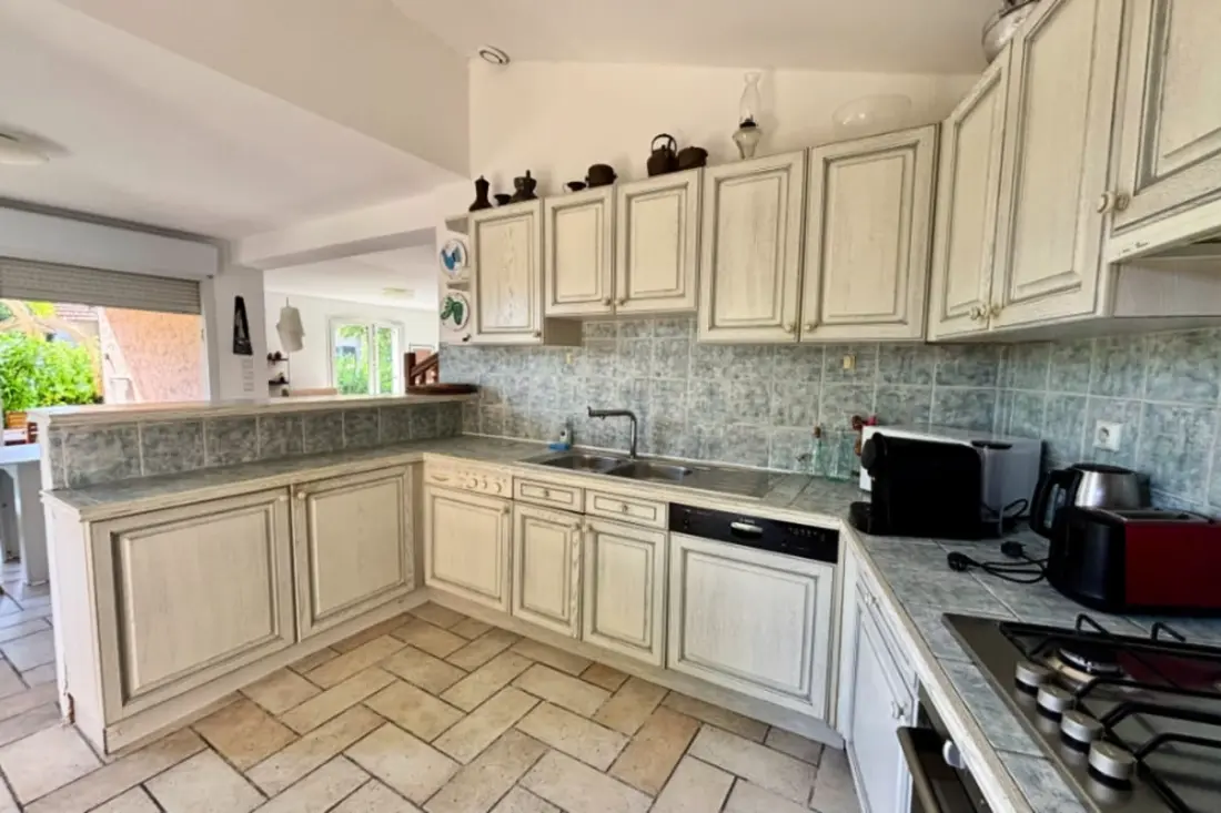 Charmante Maison Avec Balcon Et Jardin