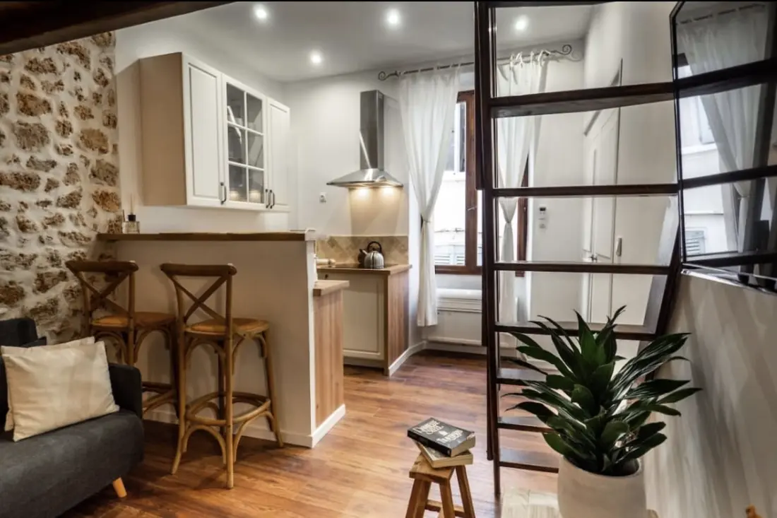 Joli Studio Climatisé - Vieil Antibes