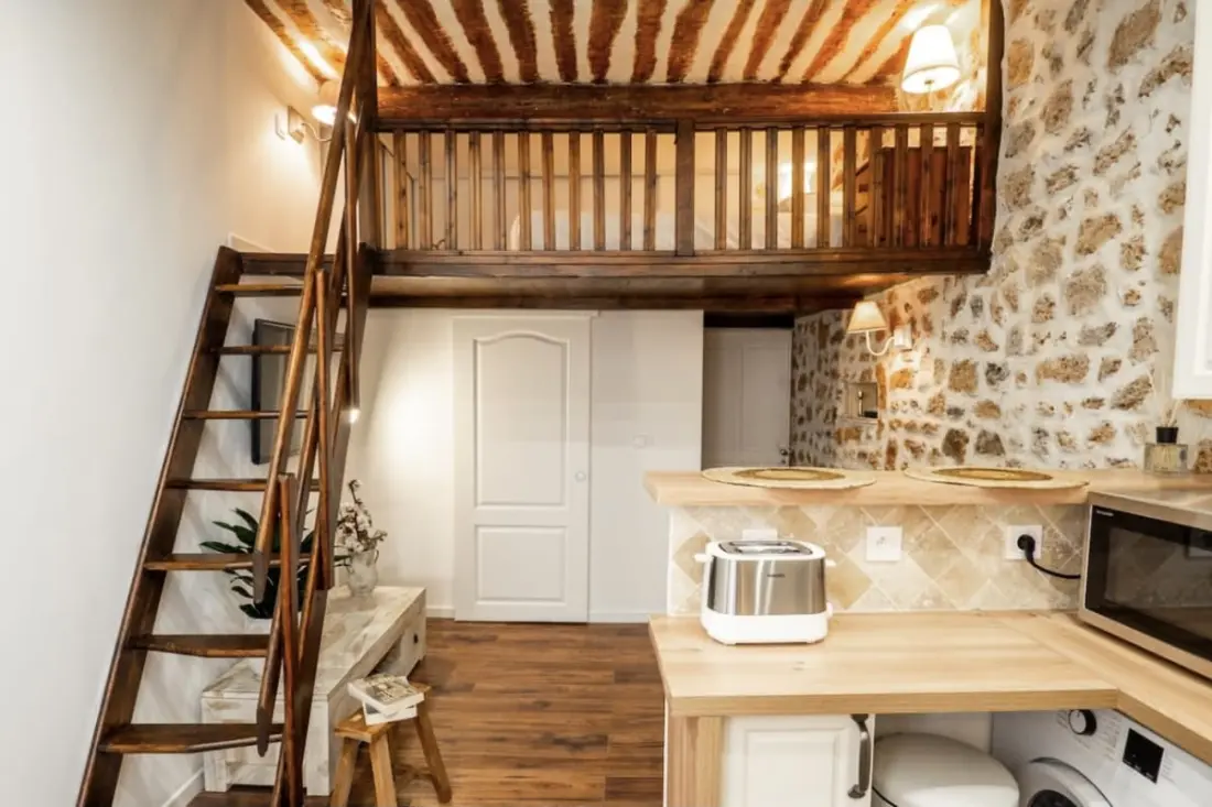 Joli Studio Climatisé - Vieil Antibes