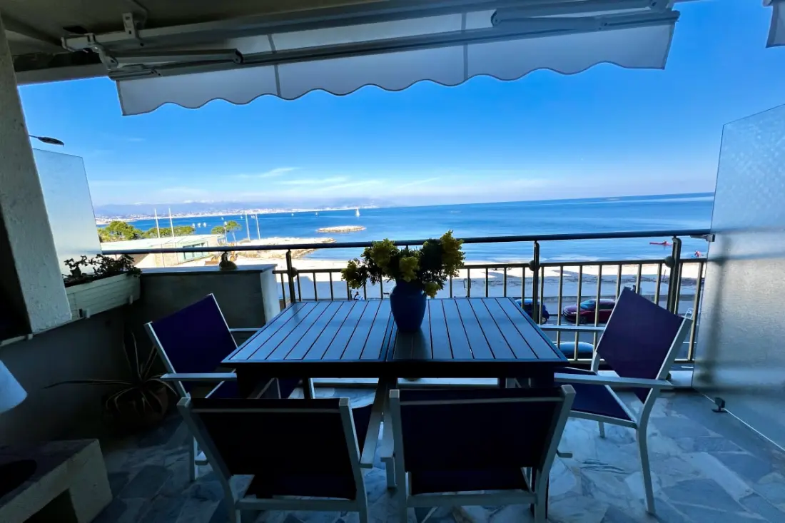 Résidence 2 Pièces Front De Mer à La Salis, Antibes, Avec Terrasse Et Parking