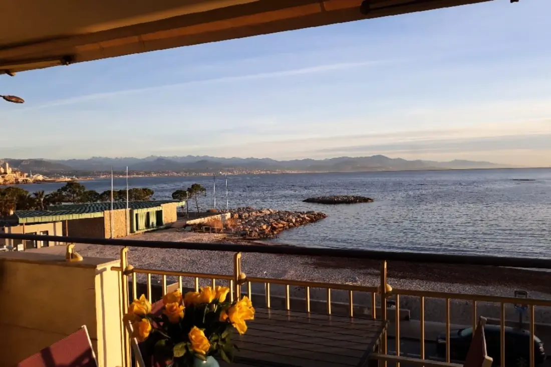 Résidence 2 Pièces Front De Mer à La Salis, Antibes, Avec Terrasse Et Parking