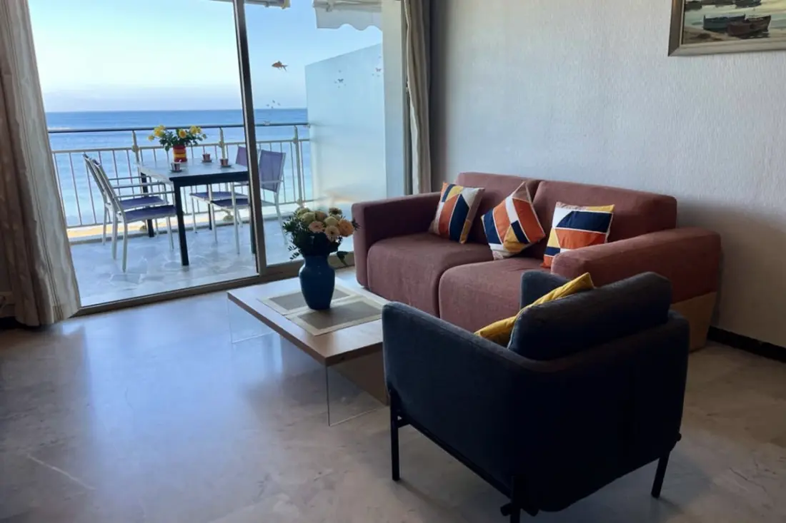 Résidence 2 Pièces Front De Mer à La Salis, Antibes, Avec Terrasse Et Parking