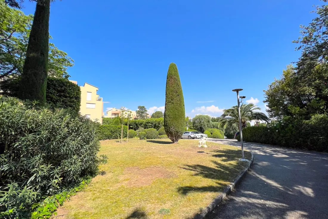 La Badine Appartement Airco Piscine  Pour 4 By Sunset
