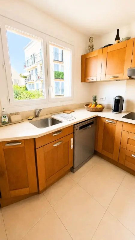 Résidence Appartement Lumineux Au Cœur Du Vieil Antibes Avec Balcons