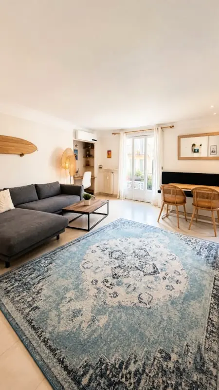 Résidence Appartement Lumineux Au Cœur Du Vieil Antibes Avec Balcons