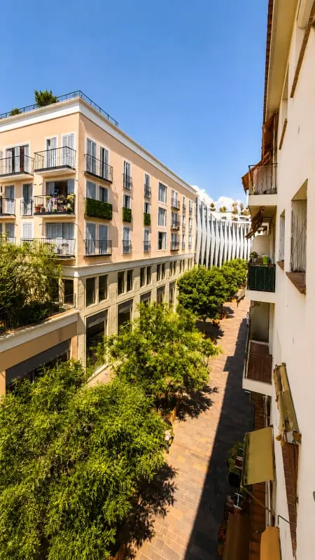 Résidence Appartement Lumineux Au Cœur Du Vieil Antibes Avec Balcons