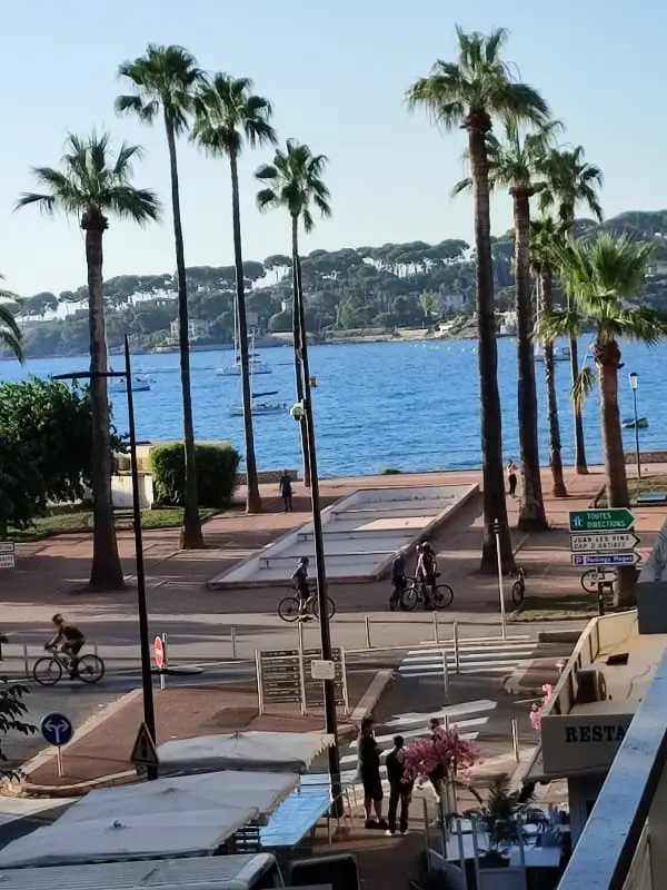 Résidence Appartement Tout Neuf Vue Mer Avec 2 Chambres Dans Antibes