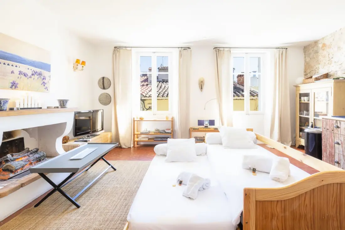 Résidence Logement Atypique Dans La Rue Fourmillière