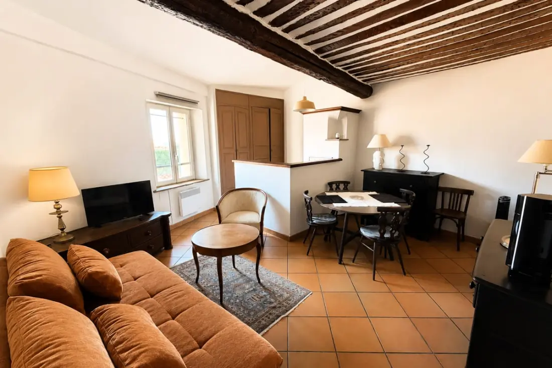 Résidence Charmant Appartement Traversant – Vieil Antibes