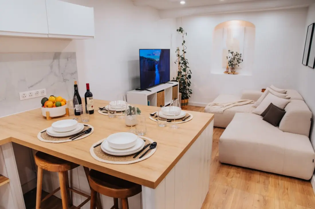 Résidence Charmante Maisonnette Entièrement Rénovée Dans La Vieille Ville D'antibes