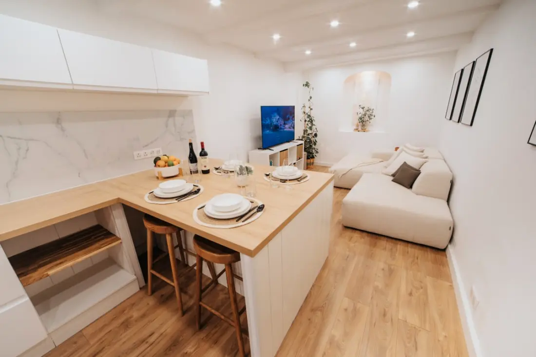 Résidence Charmante Maisonnette Entièrement Rénovée Dans La Vieille Ville D'antibes