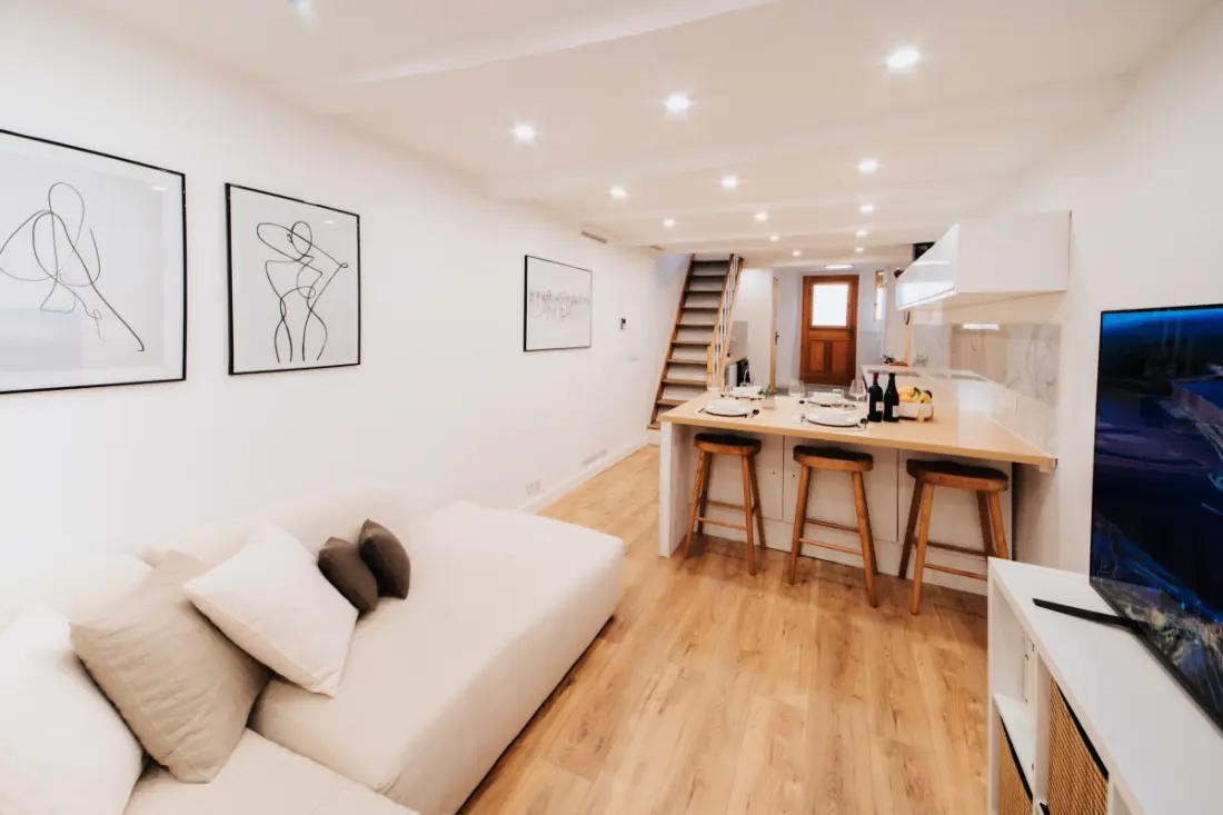 Résidence Charmante Maisonnette Entièrement Rénovée Dans La Vieille Ville D'antibes