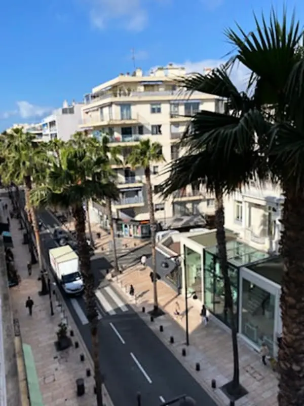 Résidence Deux Pièces Spacieux Place De Gaulle Centre-ville D'antibes Avec Extérieur