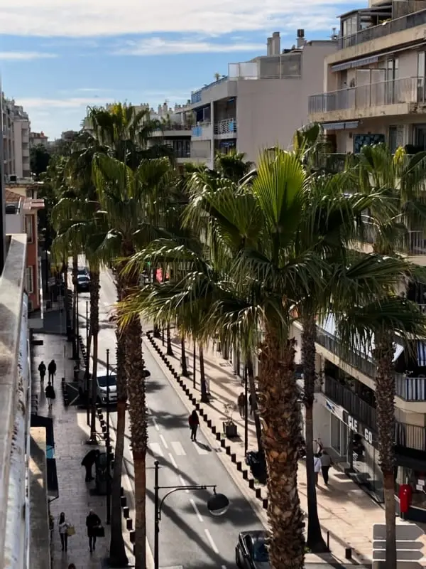 Résidence Deux Pièces Spacieux Place De Gaulle Centre-ville D'antibes Avec Extérieur
