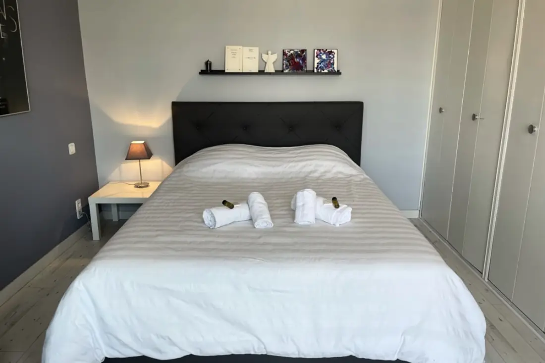 Résidence Deux Pièces Spacieux Place De Gaulle Centre-ville D'antibes Avec Extérieur