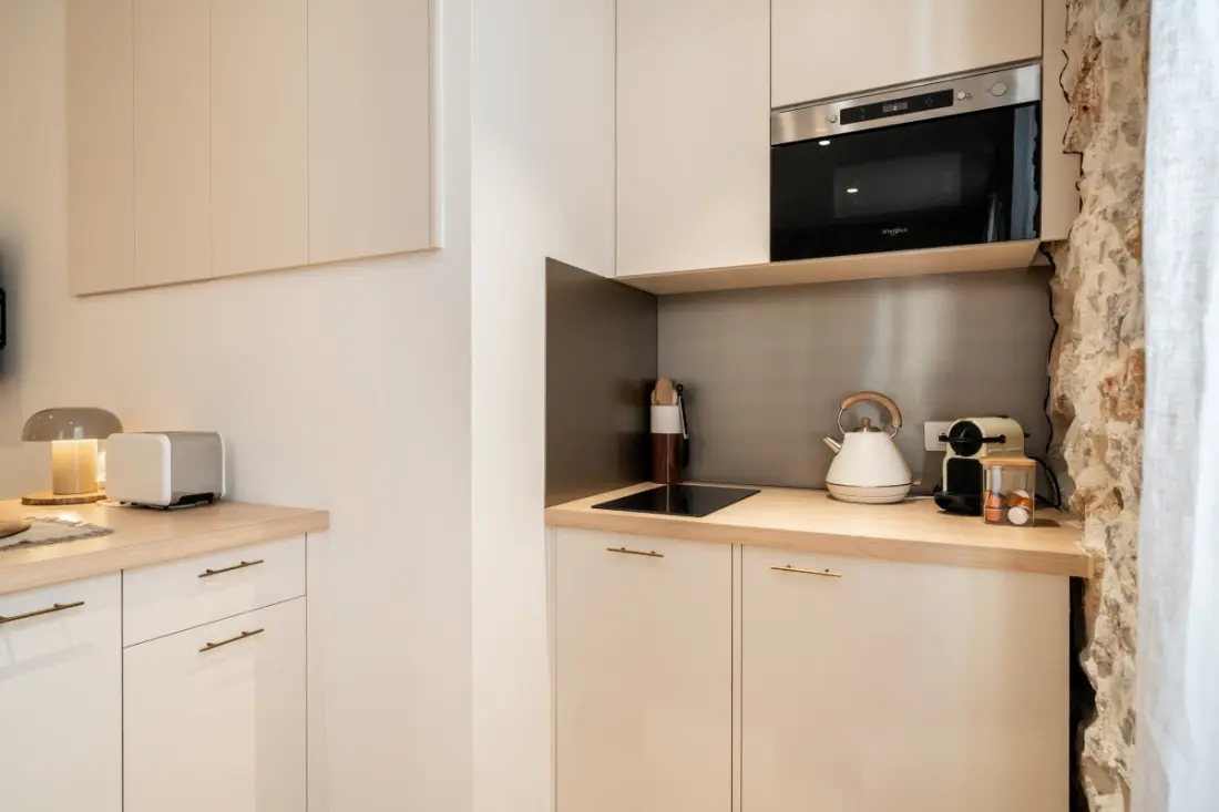 Résidence Joli T2 Climatisé En Plein Cœur Du Vieil Antibes, Tout à Pied