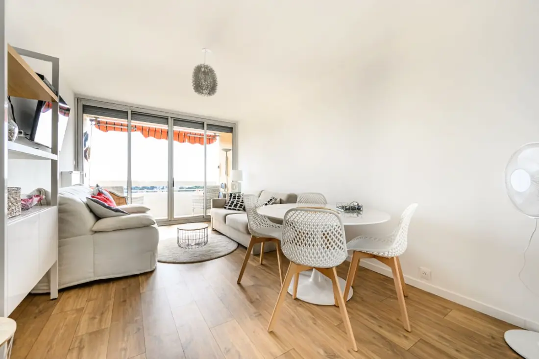 Lumineux Appt Avec Balcon Et Vue Sur Mer