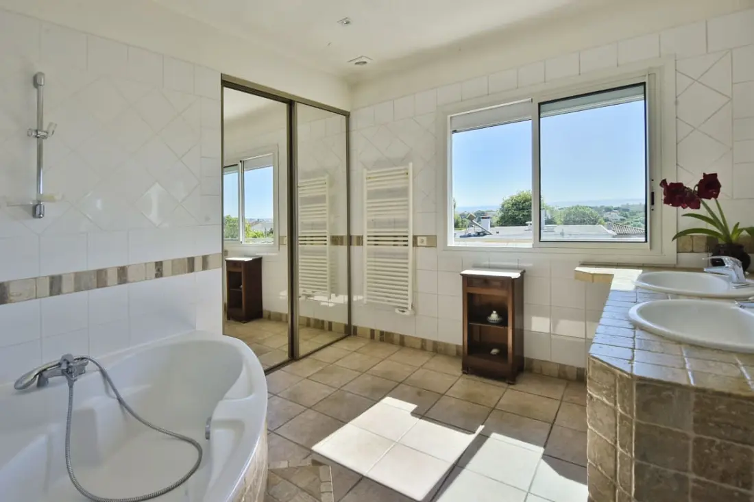 Résidence Maison Avec, Piscine &amp; Vue Mer - Antibes