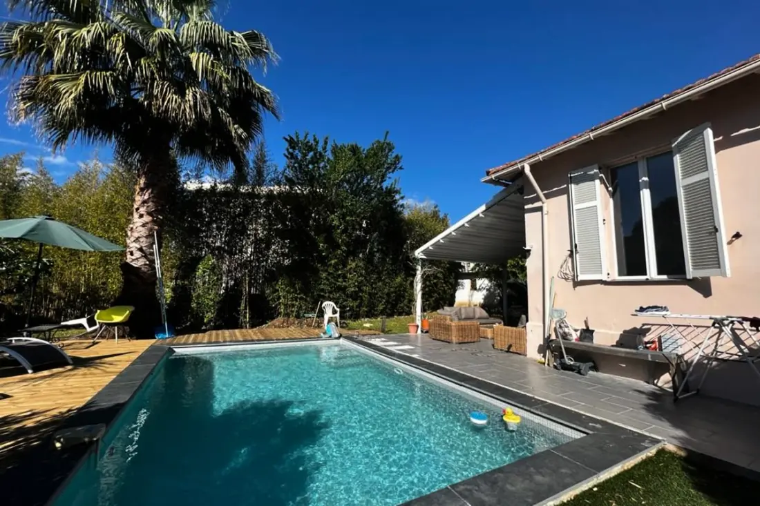 Résidence Maison De Vacances Au Centre-ville D'antibes Avec Piscine Privée