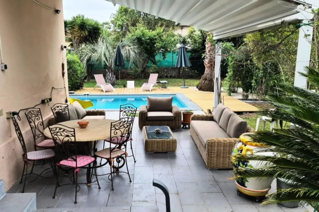 Résidence Maison De Vacances Au Centre-ville D'antibes Avec Piscine Privée