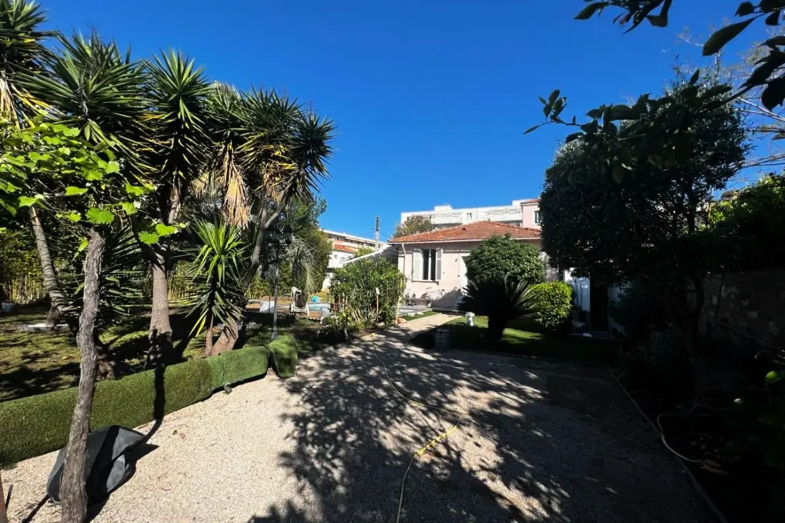 Résidence Maison De Vacances Au Centre-ville D'antibes Avec Piscine Privée
