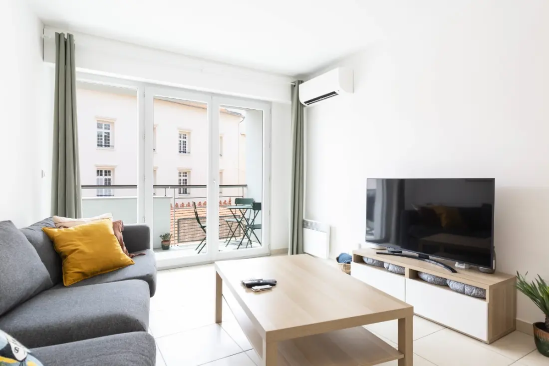 Résidence Plaza Antibes : Appartement T2 Avec Climatisation