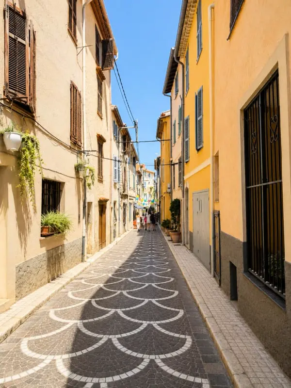 Résidence Studio Au Cœur Du Vieil Antibes • Plages à Pied • Petit Prix