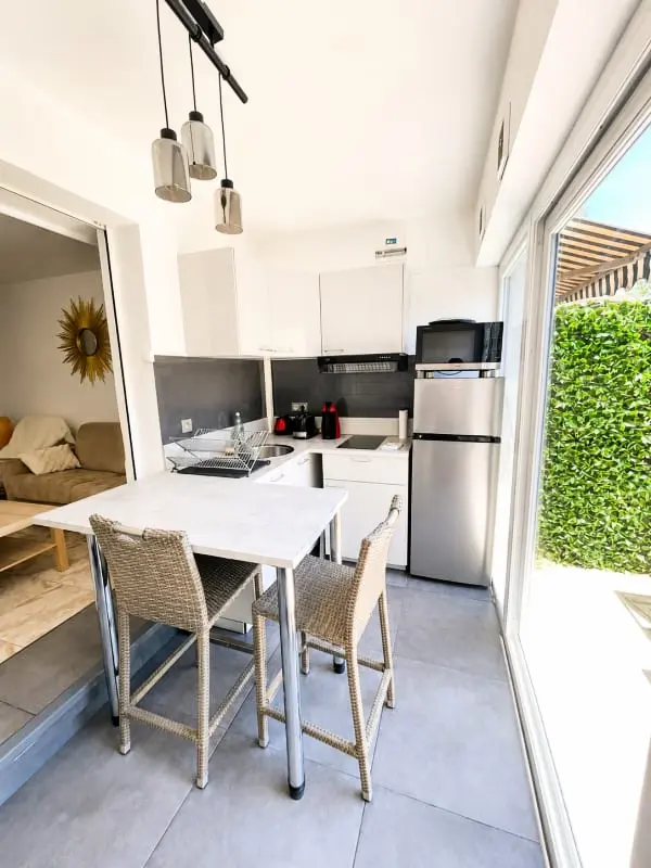 Résidence Studio Avec Jardin Privé, Climatisation Et Parking
