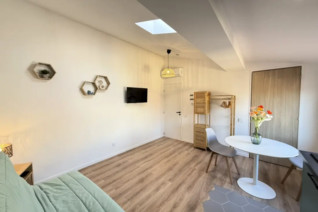 Viel Antibes - Studio Rénové &amp; Plein De Charme