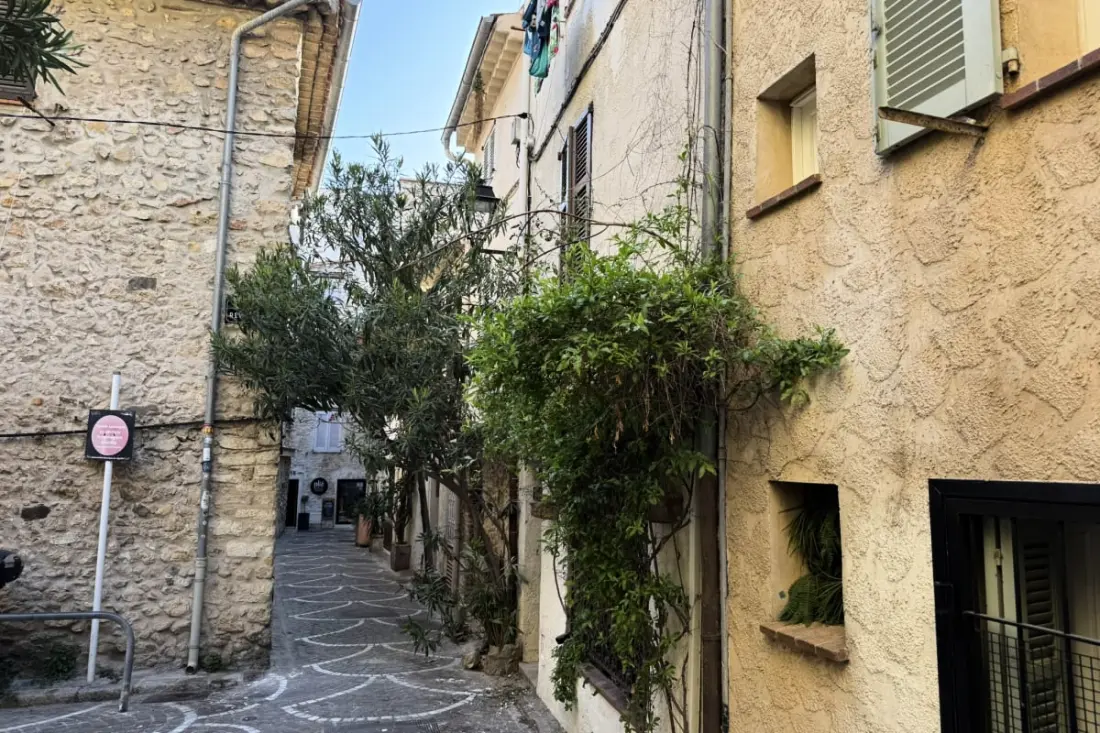 Viel Antibes - Studio Rénové &amp; Plein De Charme