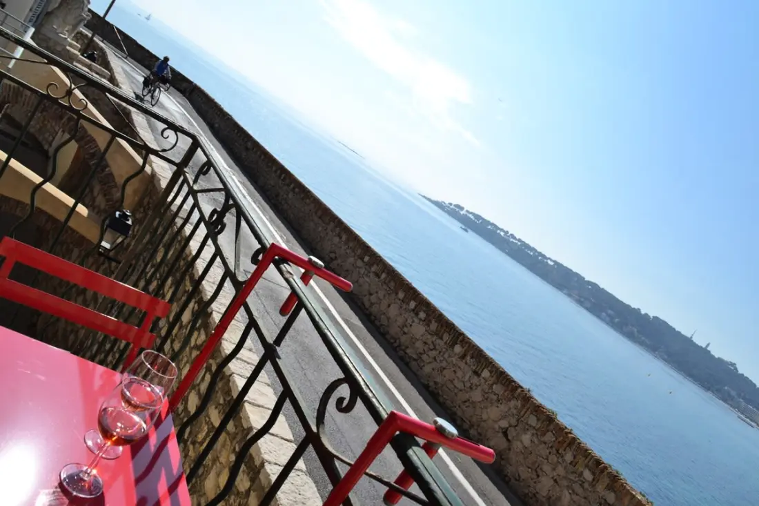 Vue Mer Et Balcon - Studio Au Cœur Du Vieil Antibes