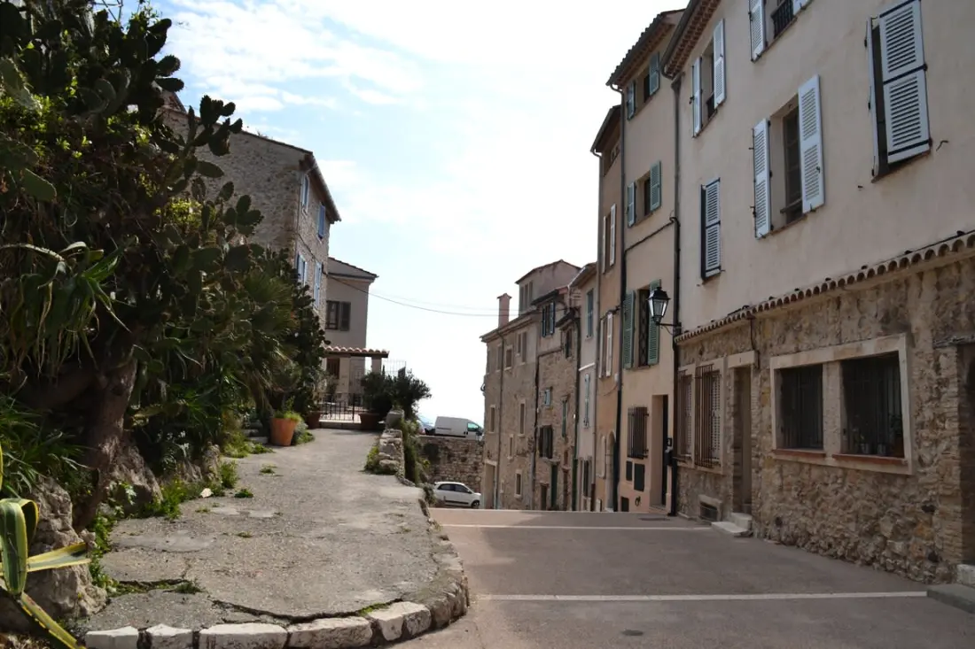 Vue Mer Et Balcon - Studio Au Cœur Du Vieil Antibes