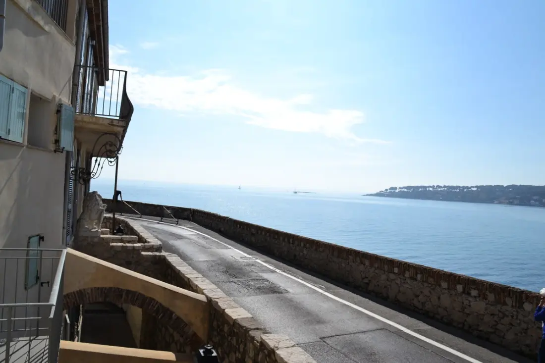 Vue Mer Et Balcon - Studio Au Cœur Du Vieil Antibes