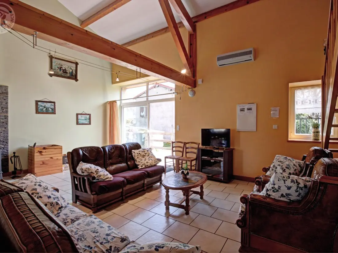 Maison de Vacances APINAC 3