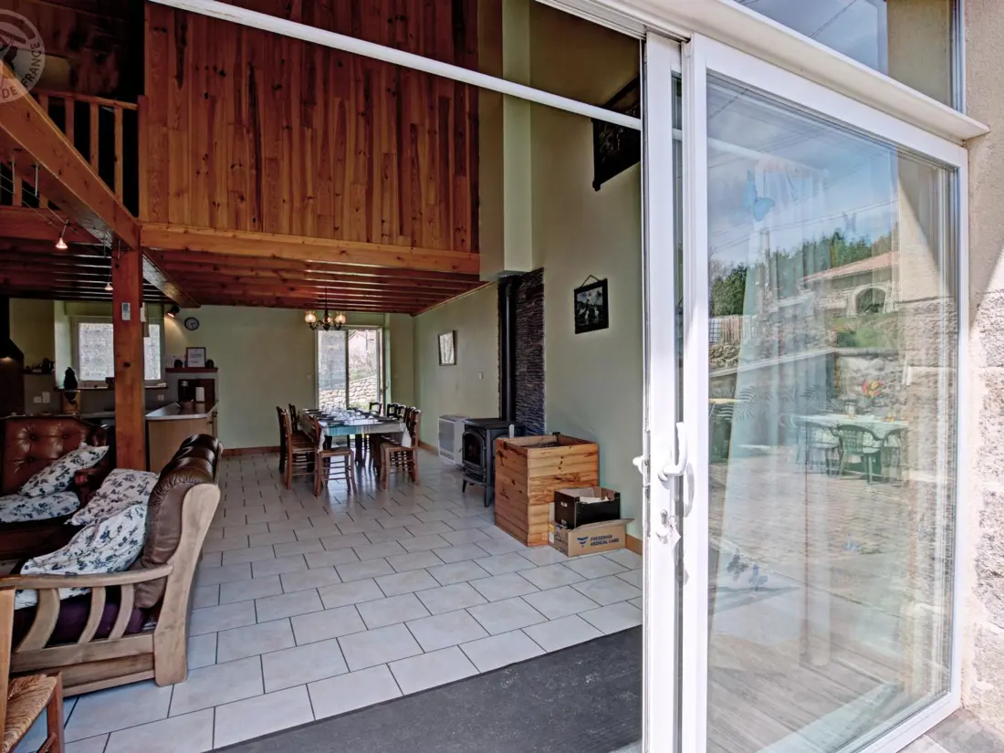 Maison de Vacances APINAC 3