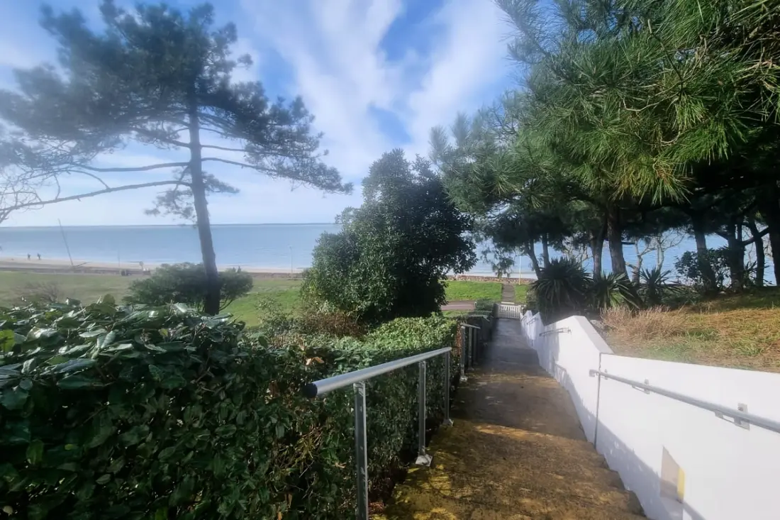 À 100 M De La Plage, Emplacement Privilégié