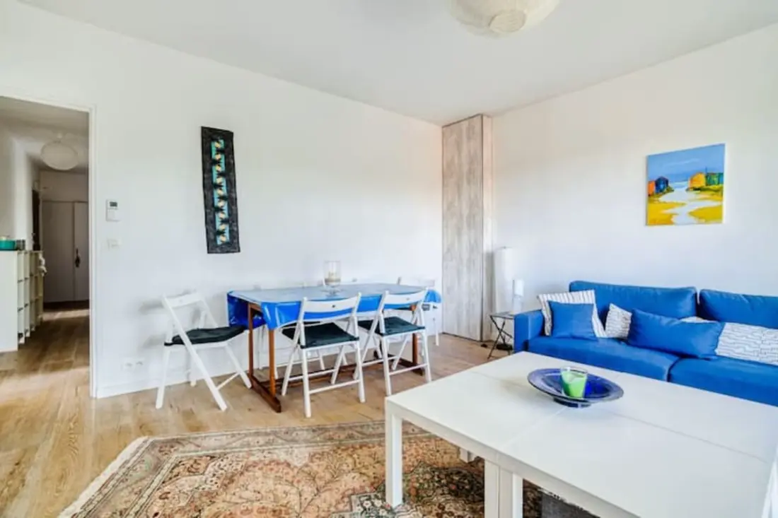 Appartement Avec Balcon Et Parking Proche Plage