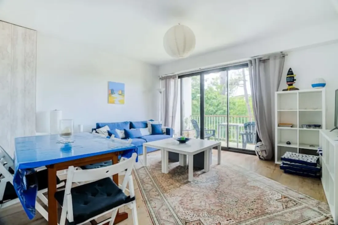 Appartement Avec Balcon Et Parking Proche Plage