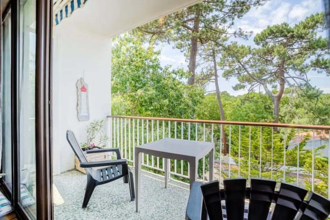 Appartement Avec Balcon Et Parking Proche Plage