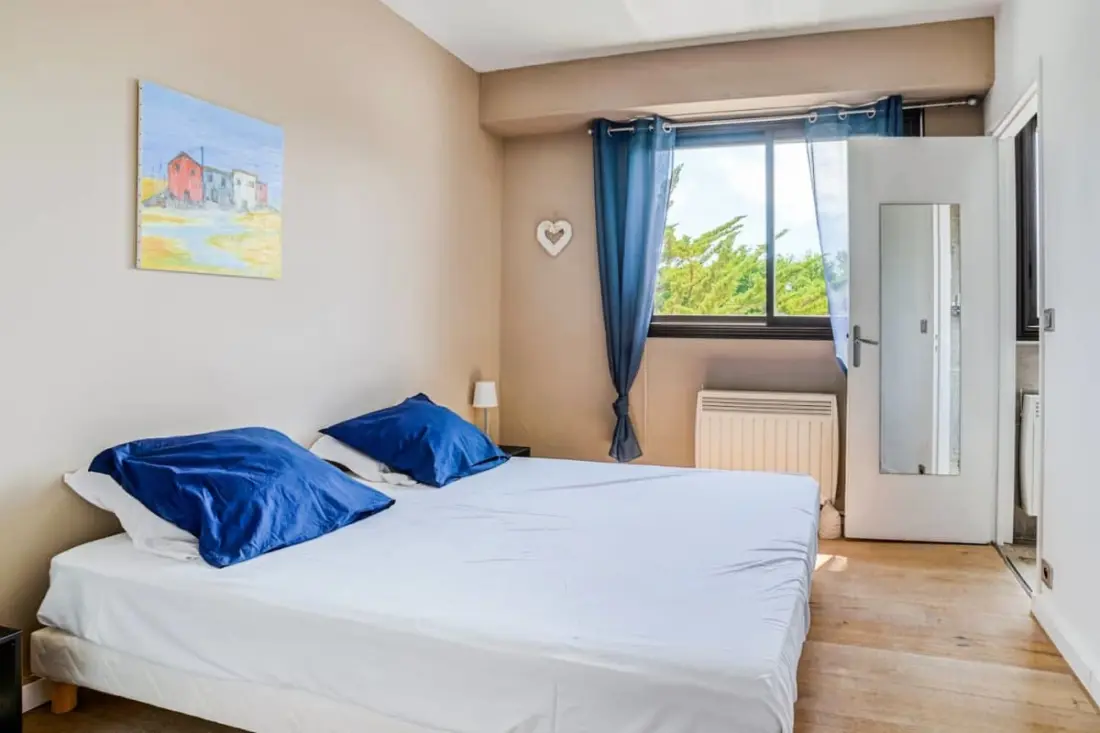 Appartement Avec Balcon Et Parking Proche Plage