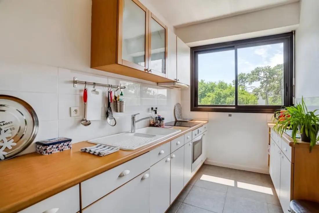 Appartement Avec Balcon Et Parking Proche Plage
