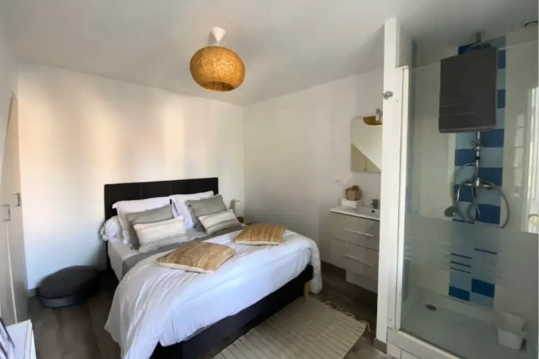 Maison Spacieuse Avec Jardin Et Piscine