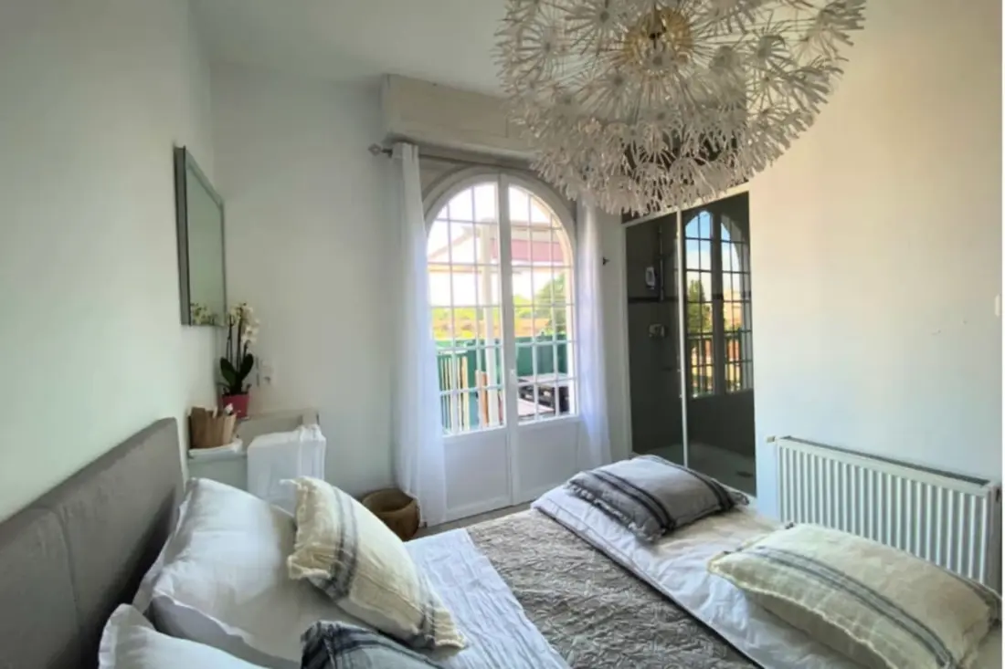 Maison Spacieuse Avec Jardin Et Piscine
