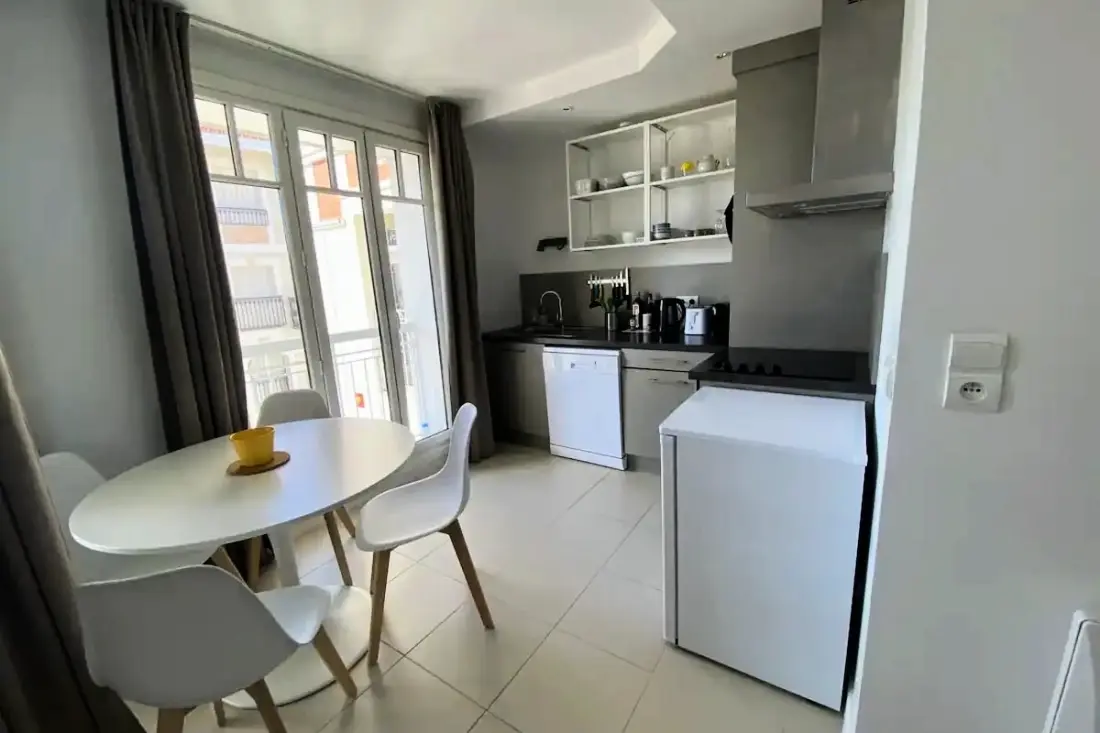 Joli Cocon 45 M² Avec Balcon Proche La Plage