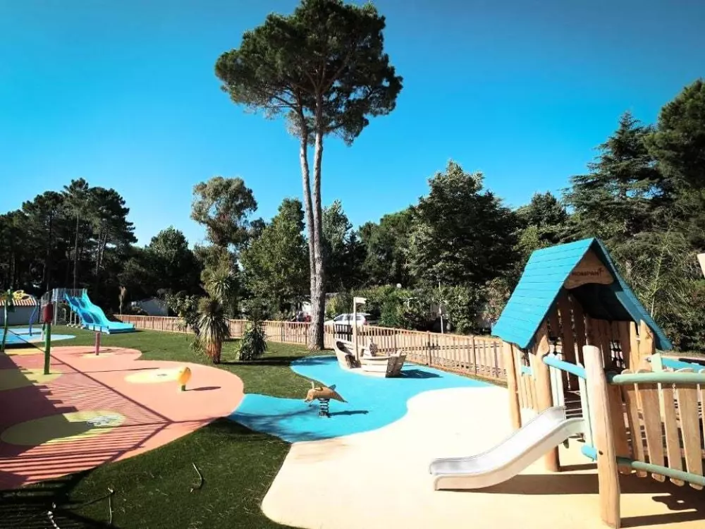 Camping Taxo Les Pins 4 étoiles★★★★