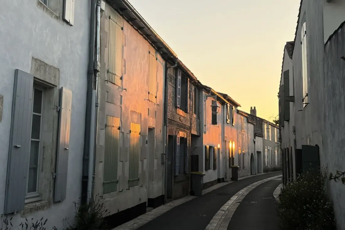 Maison Très Lumineuse Avec Deux Terrasses