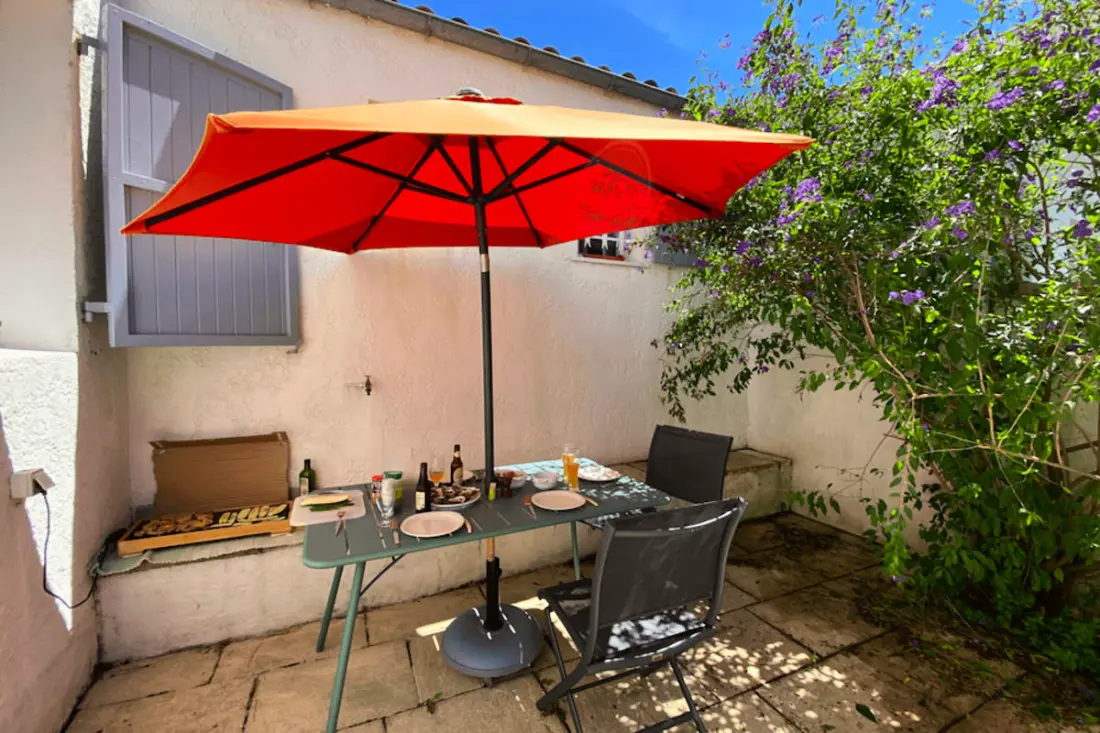Maison Très Lumineuse Avec Deux Terrasses