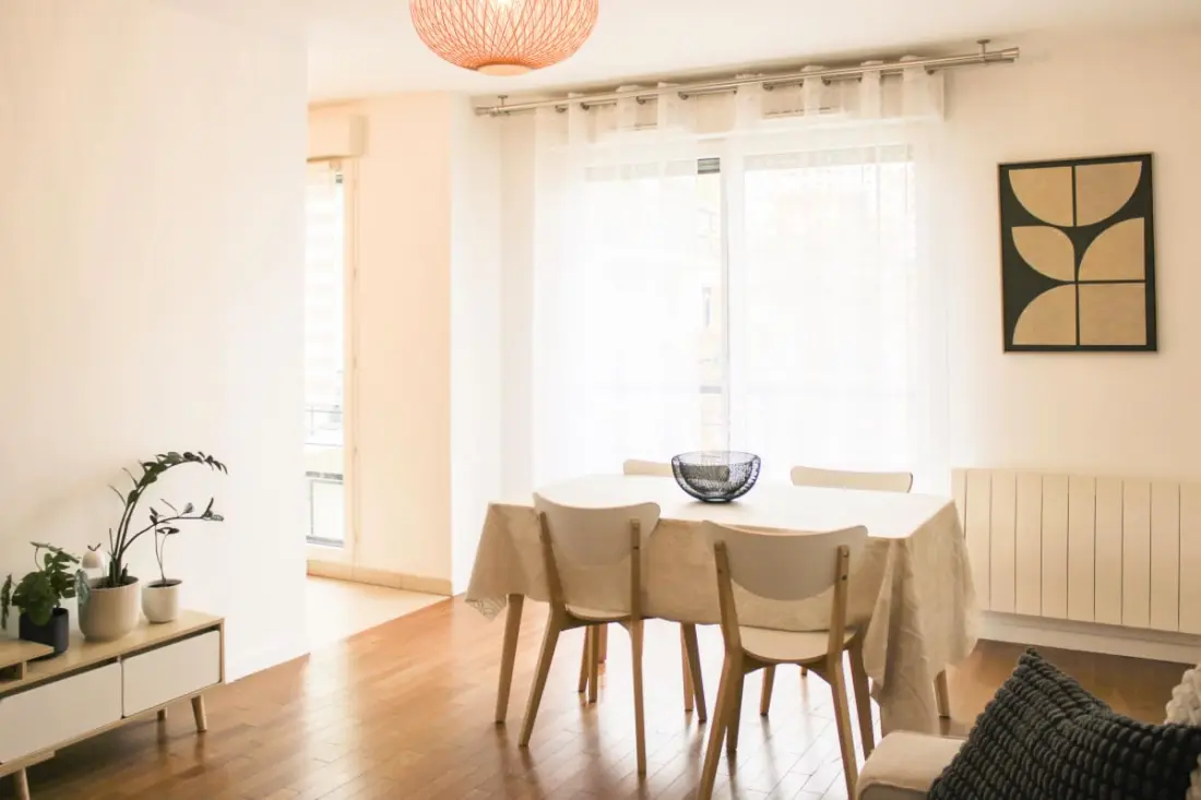 Appartement Avec Balcon Et Parking Proche Métro