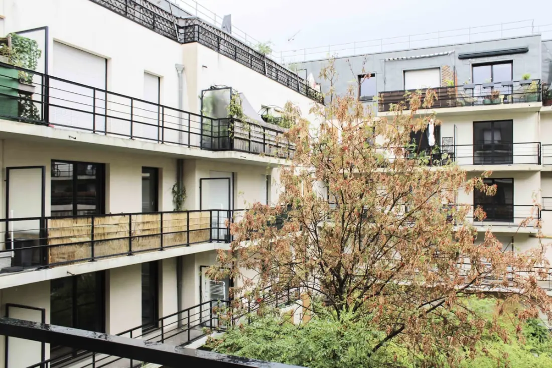 Appartement Avec Balcon Et Parking Proche Métro